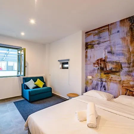 Hostel Hub *